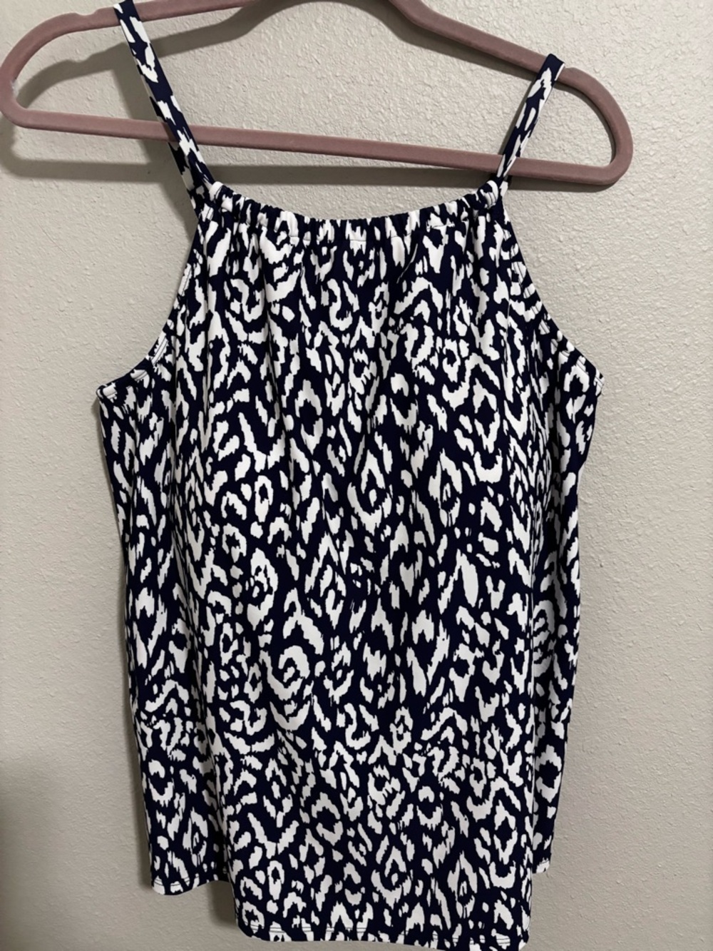 Island Escape NWT women’s swim top